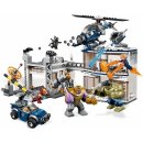 LEGO® Super Heroes 76131 Bitva o základnu Avengerů