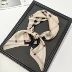 Hedvábný šátek károvaný – Sleviste.cz