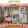 Figurka Sylvanian Families Set Maminka čokoládových králíčků s ledničkou