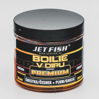 Jet Fish Premium clasicc Boilies v dipu ŠVESTKA / ČESNEK 200ml 20mm
