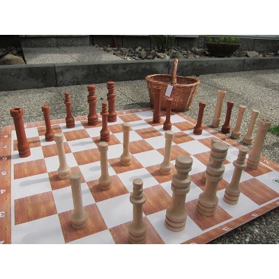 Zahradní šachy malé dřevěné Hra + hrací plocha: Bannerové plátno 90x90cm