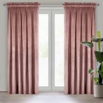 EUROFIRANY ZATEMŇOVACÍ ZÁVĚS NA PÁSCE ROSA 140X270 CM TMAVĚŘŮŽOVÁ – Sleviste.cz
