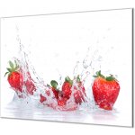 Glasdekor Ochranná deska červené jahody ve vodě - Lepení na zeď: Bez lepení na zeď – Zbozi.Blesk.cz