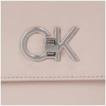 Calvin Klein kabelka Re-Lock crossbody W/Flap Sm K60K610770 Šedá