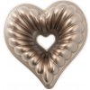 Pečicí forma Nordic Ware Forma na bábovku srdce 2,4 l