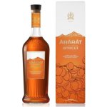 Brandy Ararat Apricot 30% 0,7 l (karton) – Zboží Dáma