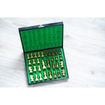 Francouzské akátové šachové figurky v černé dřevěné krabičce – Zboží Dáma