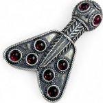 Drakkaria MEROVEJSKÁ FRANSKÁ STŘÍBRNÁ brož s granáty P3492 – Sleviste.cz