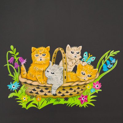 Amadea dřevěná dekorace kočky v košíku barevná dekorace k zavěšení 25 cm