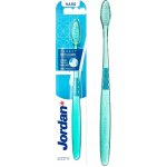 Jordan Target Teeth & Gums Kartáček na zuby světle modrý hard – Sleviste.cz