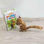 Clayre & Eef Dřevěná dekorace Veverka, 14 x 20 x 4 cm – Zboží Mobilmania