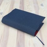 Obal na knihu Puntíky na tm.modré (L) – Zboží Dáma