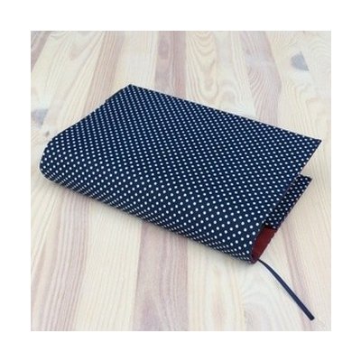 Obal na knihu Puntíky na tm.modré (L) – Zboží Dáma
