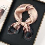 hedvábný šátek Perly a růže – Hledejceny.cz