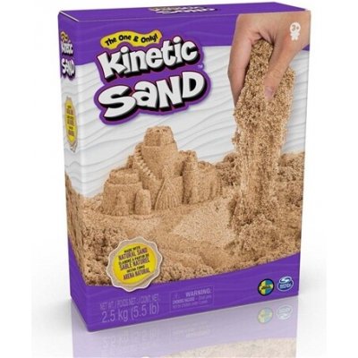 Kinetic Sand modelovací písek přírodní hnědý, 2,5 kg – Sleviste.cz
