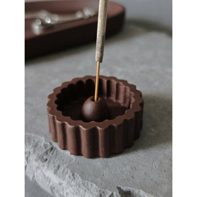 Dess Craft Studio STEM Stojánek na vonné tyčinky s vroubkovaným okrajem ručně odlévaný Barva 7 Merlot Velvet – Hledejceny.cz