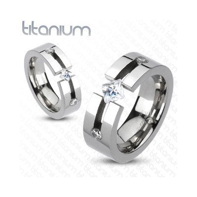 Šperky eshop Titanový prsten výřez čtvercový a kulaté zirkony F3.3 od 731  Kč - Heureka.cz