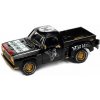 Sběratelský model Johnny Lightning Dodge Midnight Express 1978 Monopoly + figurka pro hru 1:64