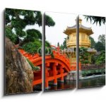 Obraz 3D třídílný - 105 x 70 cm - The Golden pavilion and red bridge in Nan Lian Garden, Hong Kong Zlatý pavilon a červený most v Nan Lian Garden, Hong Kong – Hledejceny.cz