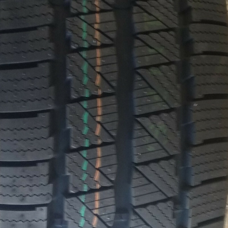 Zeetex WV1000 225/70 R15 112S