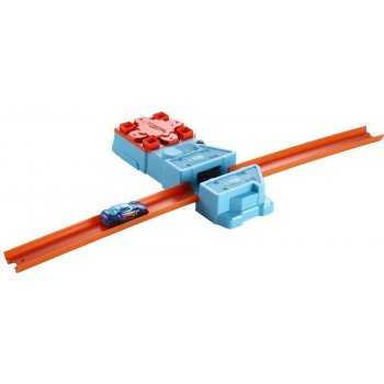 Hot Wheels Track Builder Zrychlovač GBN