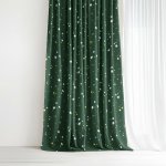 Goldea vánoční dekorační závěs - hvězdičky na zelené 140x150 cm – Zboží Dáma