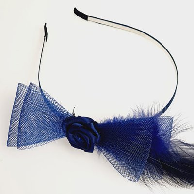 Fascinátor - společenská čelenka - tmavě modrá - mašle – Zboží Dáma
