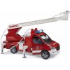 Auta, bagry, technika Bruder hasičské auto MB Sprinter se žebříkem stříkající vodu se světlem a zvukem