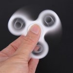 Fidget spinner BÍLÝ – Zboží Mobilmania