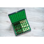 Šachové figurky Staunton v černé dřevěné krabici – Zboží Dáma