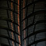 Bridgestone Blizzak LM001 165/70 R14 81T