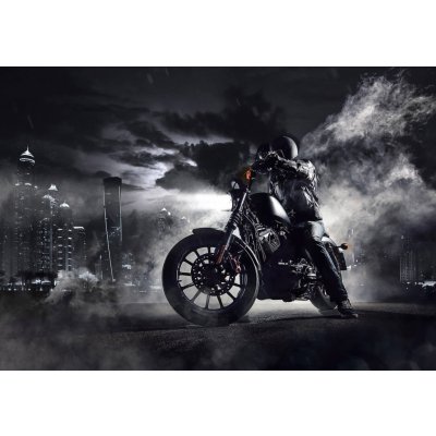 Postershop Fototapeta vliesová Motorkář v nočním městě, rozměry 152,5x104 cm – Zboží Mobilmania