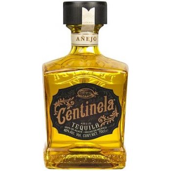 Centinela Anejo 40% 0,7 l (karton)