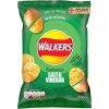 Chipsy Walkers bramborové chipsy s příchutí soli a octa 32, 5 g