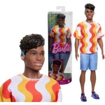 Mattel Barbie model Ken 220 v letním outfitu v sandálech HRH23