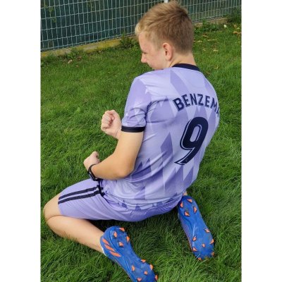 Real Madrid Karim Benzema fialový