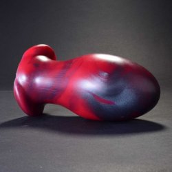 Topped Toys Gape Keeper 116 Forge Red, prémiový silikonový anální kolík 21 x 9,4 cm