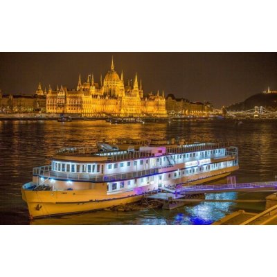 Budapešť: Netradiční pobyt v klimatizované kajutě lodního Grand Jules Boat Hotelu *** + snídaně formou bufetu - 3 dny pro 2 osoby