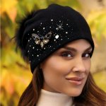 Krumlovanka dámská čepice s bambulí W-0183/018 černá – Zboží Mobilmania