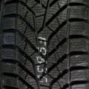 Osobní pneumatika Yokohama BluEarth Winter V905 245/55 R17 102V
