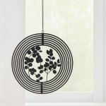 BOLTZE Závěsná kovová černá dekorace Ypso – Zboží Dáma