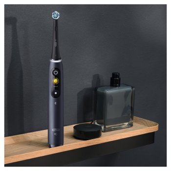 Oral-B iO Series 8 Black Onyx