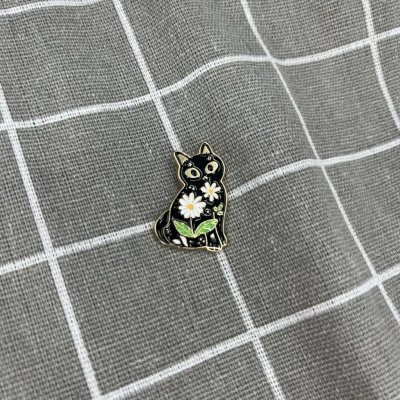 Pinarna Černá kočička s bílými květinami – Zboží Dáma