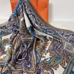 hedvábný šátek modro-fialové ornamenty v dárkovém balení – Zboží Mobilmania