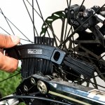 Muc-Off Claw Brush – Hledejceny.cz