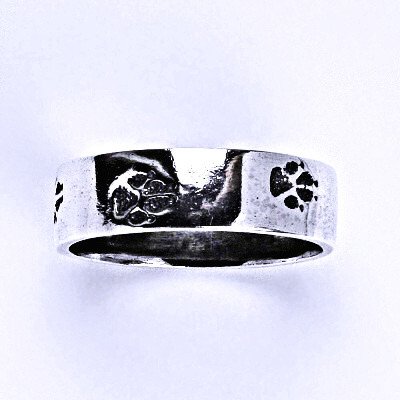 Čištín Stříbrný prstýnek s patinou psí tlapky T 1335