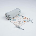 Tulimese Mantinel do postýlky béžové teepee šedozelený UMÍSTĚNÍ MANTINELU: MANTINEL ZAKRÝVAJÍCÍ ČELA A JEDNU DLOUHOU STRANU POSTÝLKY, VOLBA ROZMĚRU POSTÝLKY: MANTINEL PRO POSTÝLKU 120 X 60 CM – Zboží Dáma
