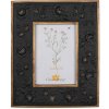 Klasický fotorámeček Černo zlatý fotorámeček Rika s dekorem růží – 10x15 cm