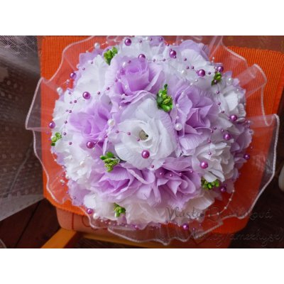 Kytice na auto - bílé a sv. fialové růže II. – Zboží Dáma