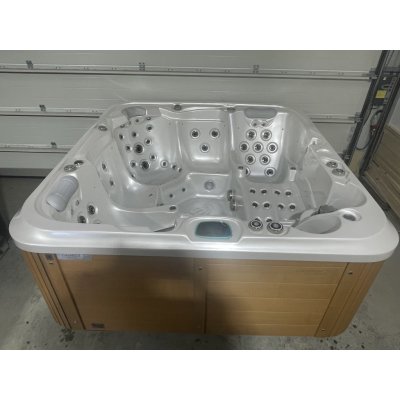 Canadian Spa Delphina Royal – Sleviste.cz